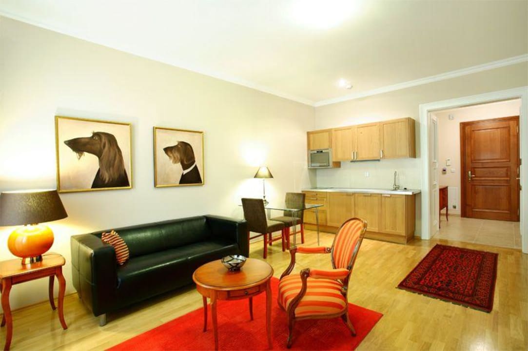 Room Hunger Wall Residence