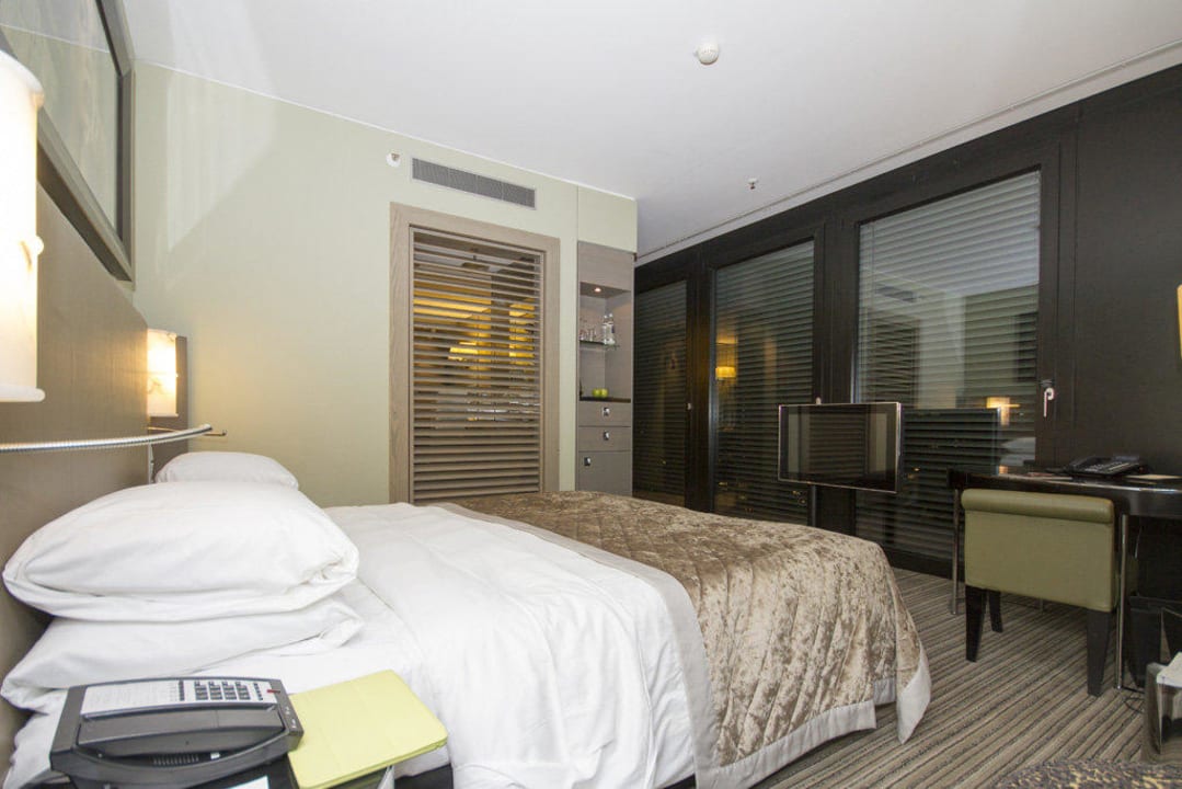 Deluxe Zimmer Nr. 901 Hotel Hyatt Regency Düsseldorf