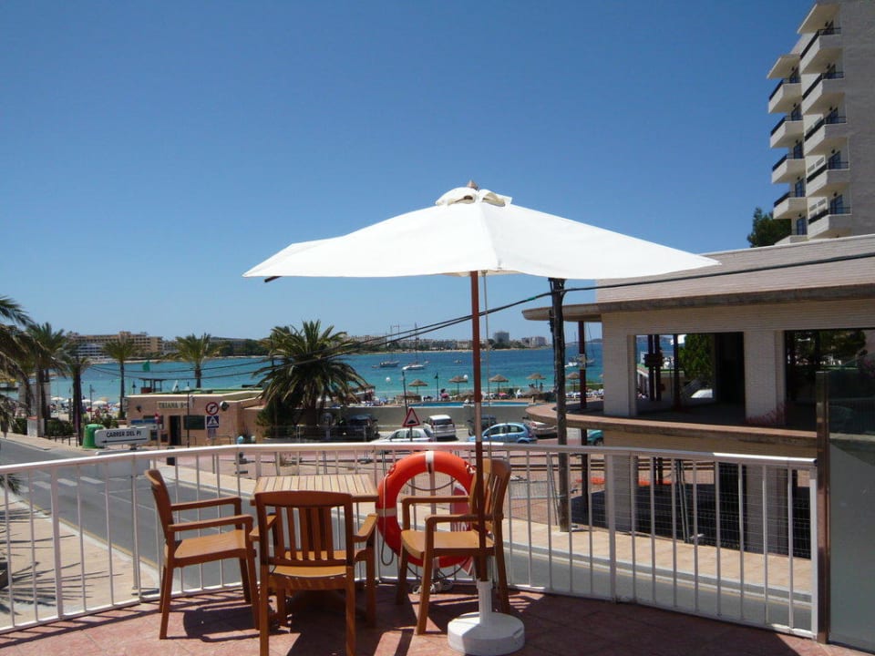 Ausblick von der Terrasse auf das Meer Hotel Osiris