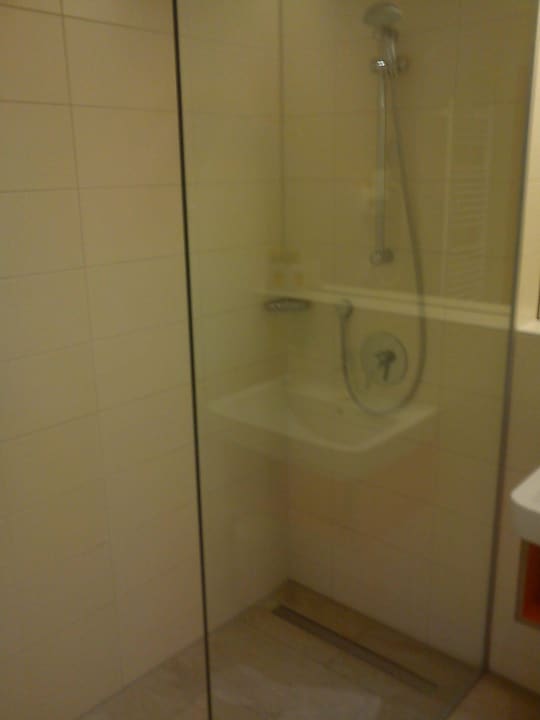Badezimmer-Dusche JUFA Hotel Wien City