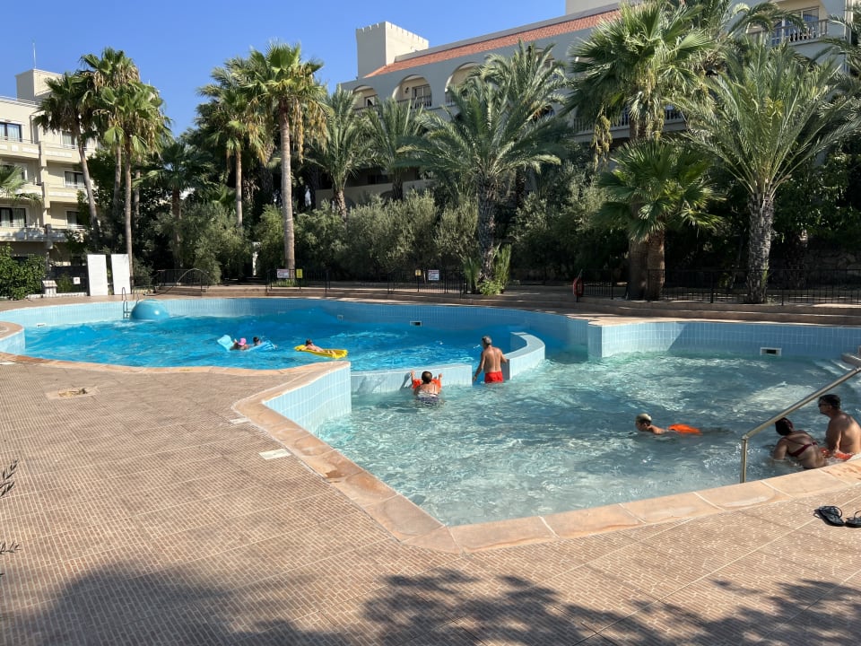 Pool Oscar Resort Hotel