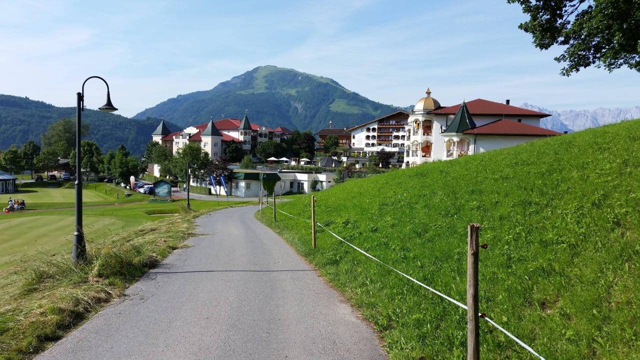 Spaziergang zum Hotel Wohlfühlresort Peternhof
