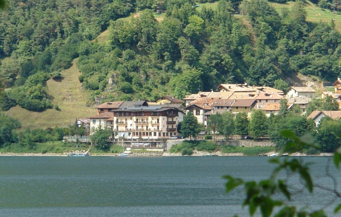 Blick auf das Hotel Hotel Albergo Mezzolago