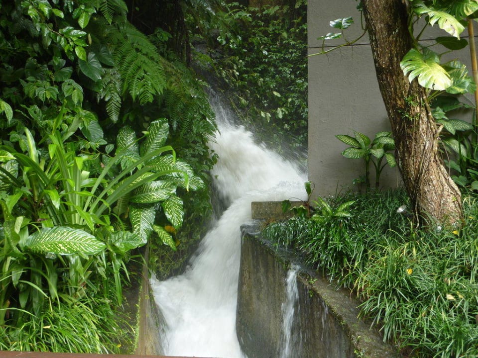 Wasserfall Maya Ubud Resort & Spa Bali