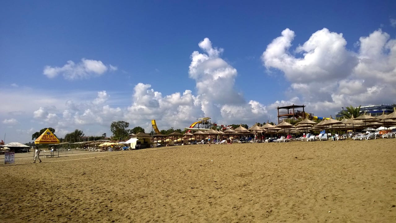 Strand Quattro Beach Spa & Resort