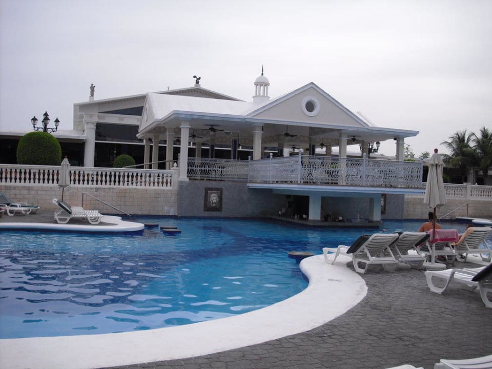 Pool mit Bar Hotel Riu Negril