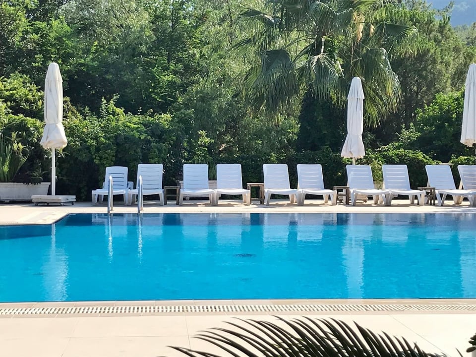 Pool LYKIA lodge | home of happiness