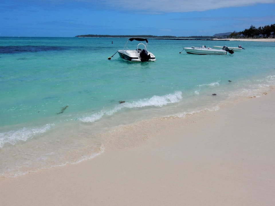 Strand vor dem Hotel Friday Attitude