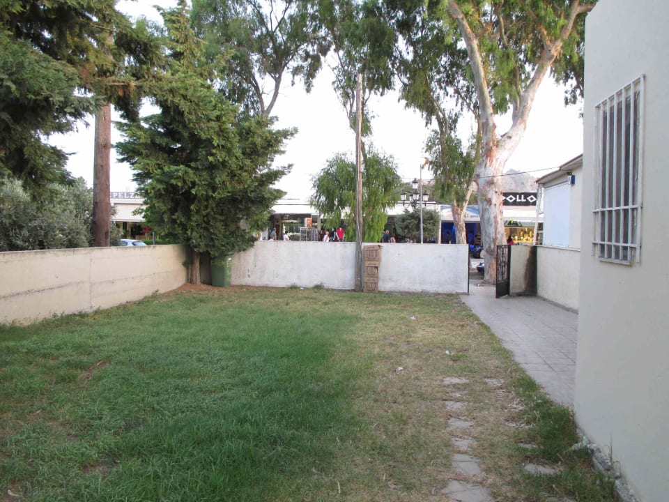 Schleichweg zu den Geschäften Hotel Memphis Beach