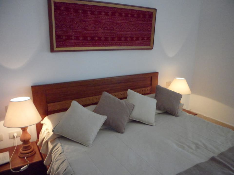 Bett bei unserer Ankunft The Orangers Beach Resort and Bungalows