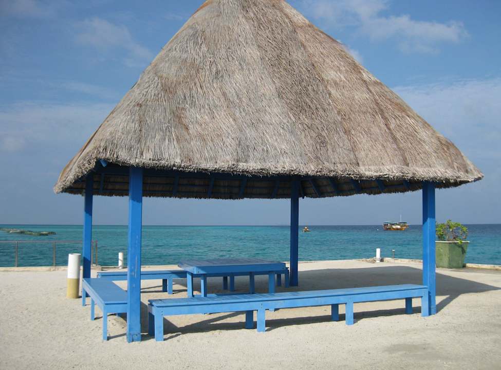 Sitzmöglichkeiten am Jetty Summer Island Maldives