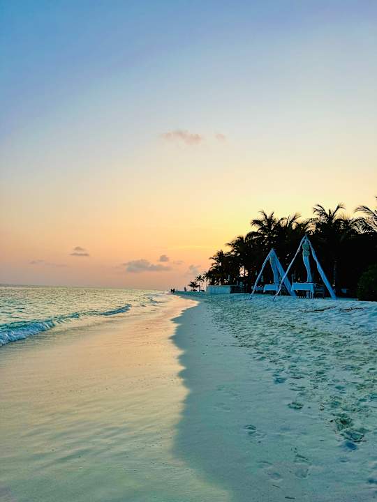 Strand Kuredu Island Resort & Spa