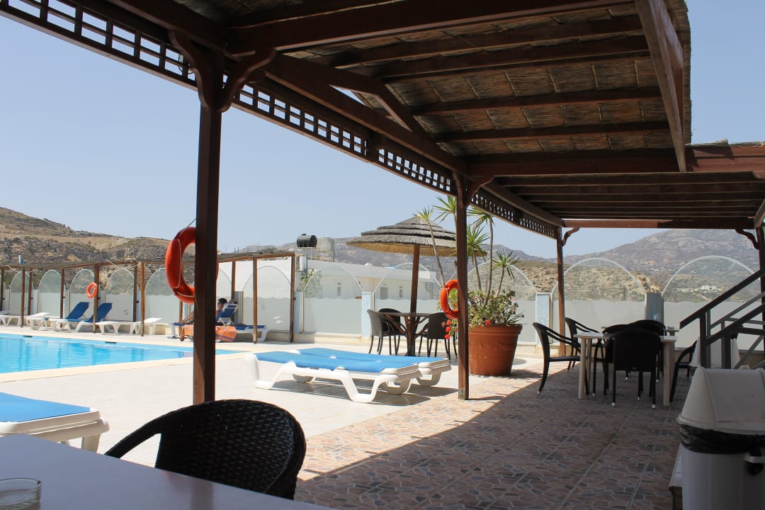 Pool von der Snackbaar aus gesehen Hotel Seven Stars