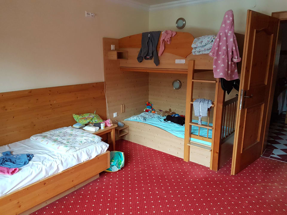 Kinderzimmer Familien - Suite 45m3 Stammhaus POST Family Resort