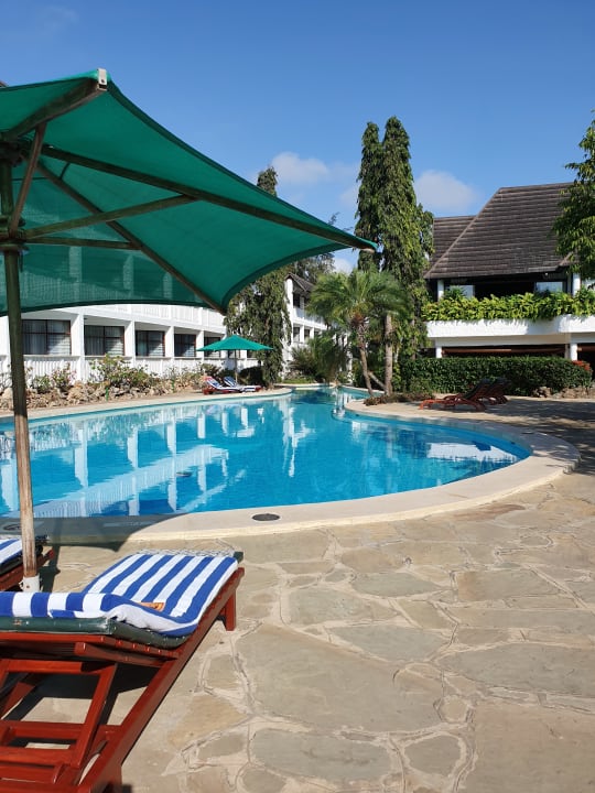 Pool Hotel Traveller's Club