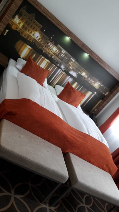 Zimmer H+ Hotel Lübeck