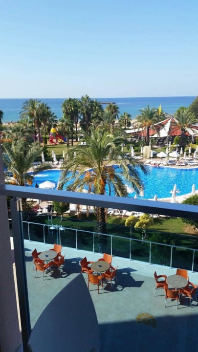 Seitlicher Ausblick vom Balkon Annabella Diamond Hotel & Spa