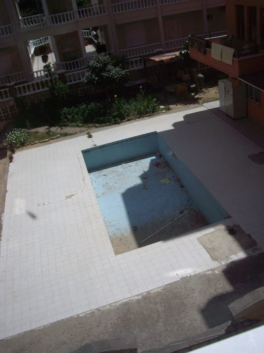 Pool Hotel Kleopatra Alis