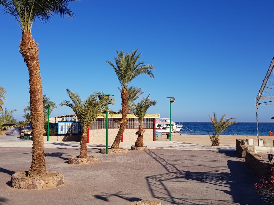 Strand Menaville Safaga