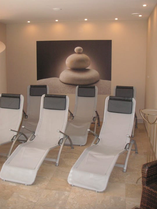 Liegen im Wellnessbereich Hotel Thermenhof Koch