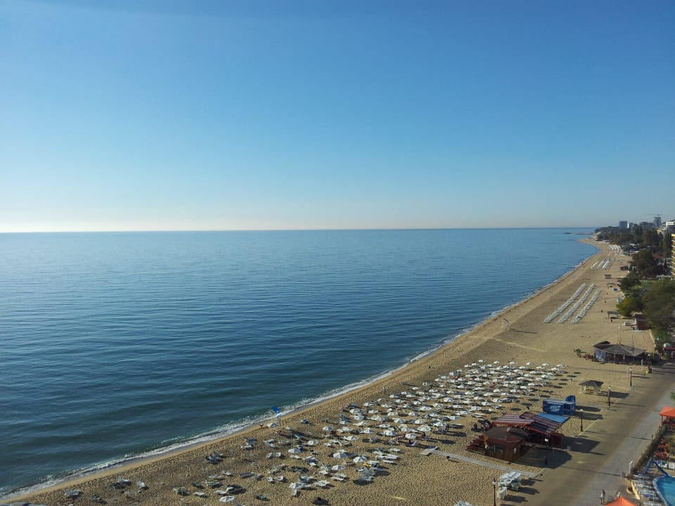 Ausblick vom Balkon aus dem zehnten Stock Hotel Glarus