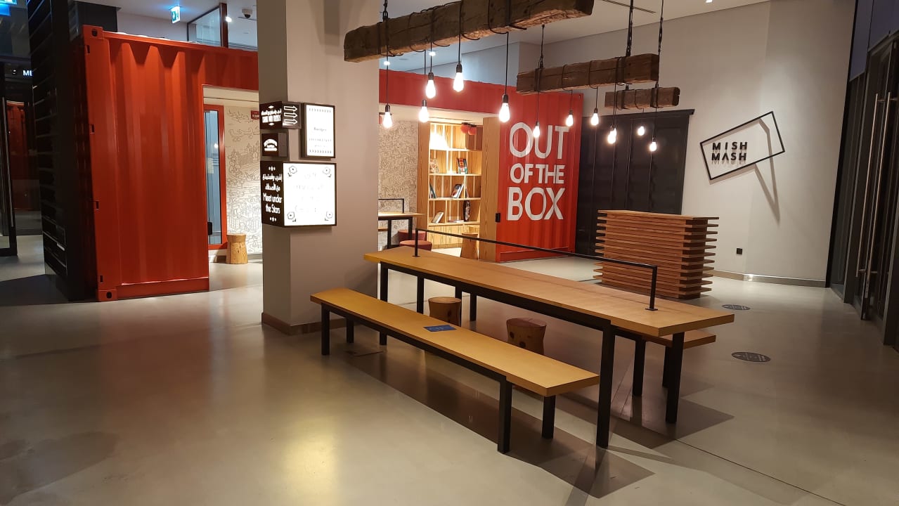 Lobby Hampton by Hilton Dubai Al Seef