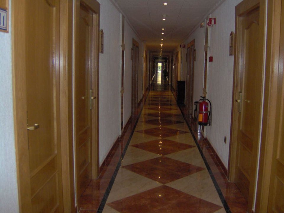 Blick in den Flur BLUESEA Costa Jardin Spa