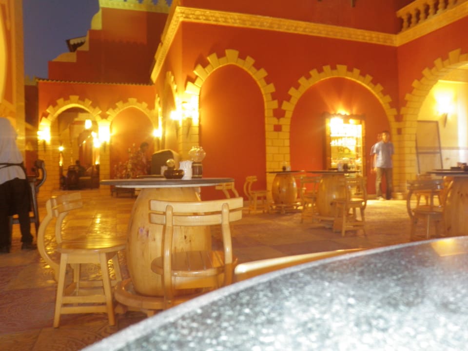 Wieczorem w hotelu Pickalbatros Alf Leila Wa Leila Resort - Neverland Hurghada