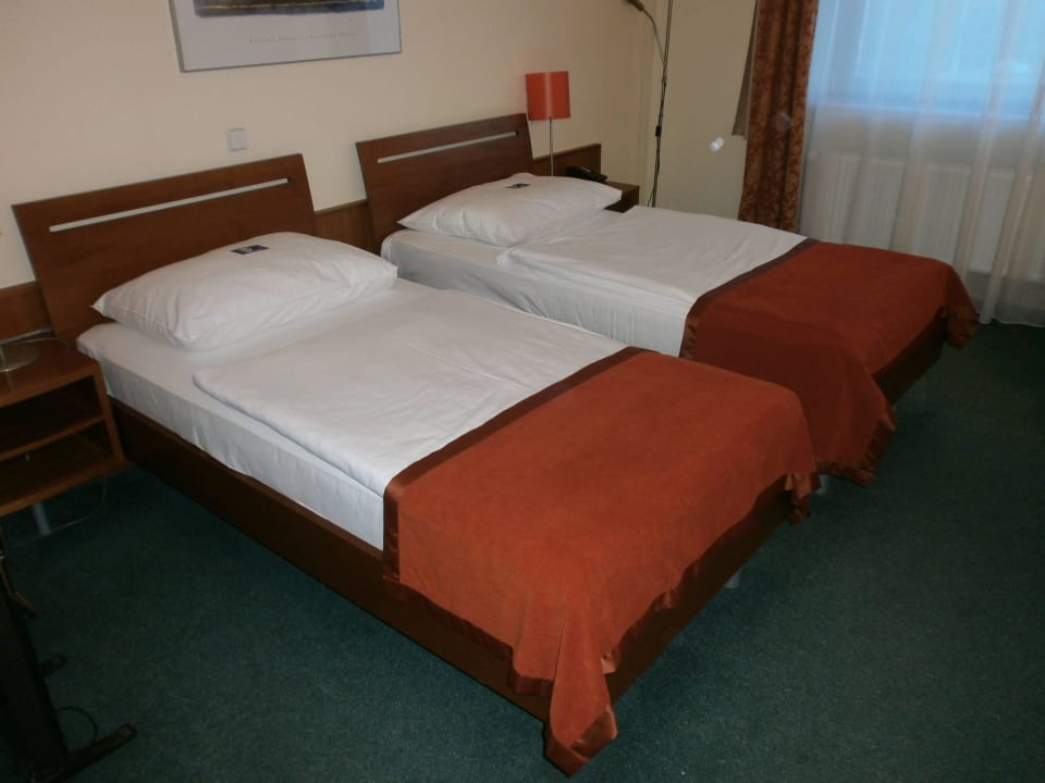 Die Betten Hotel Ramada Airport