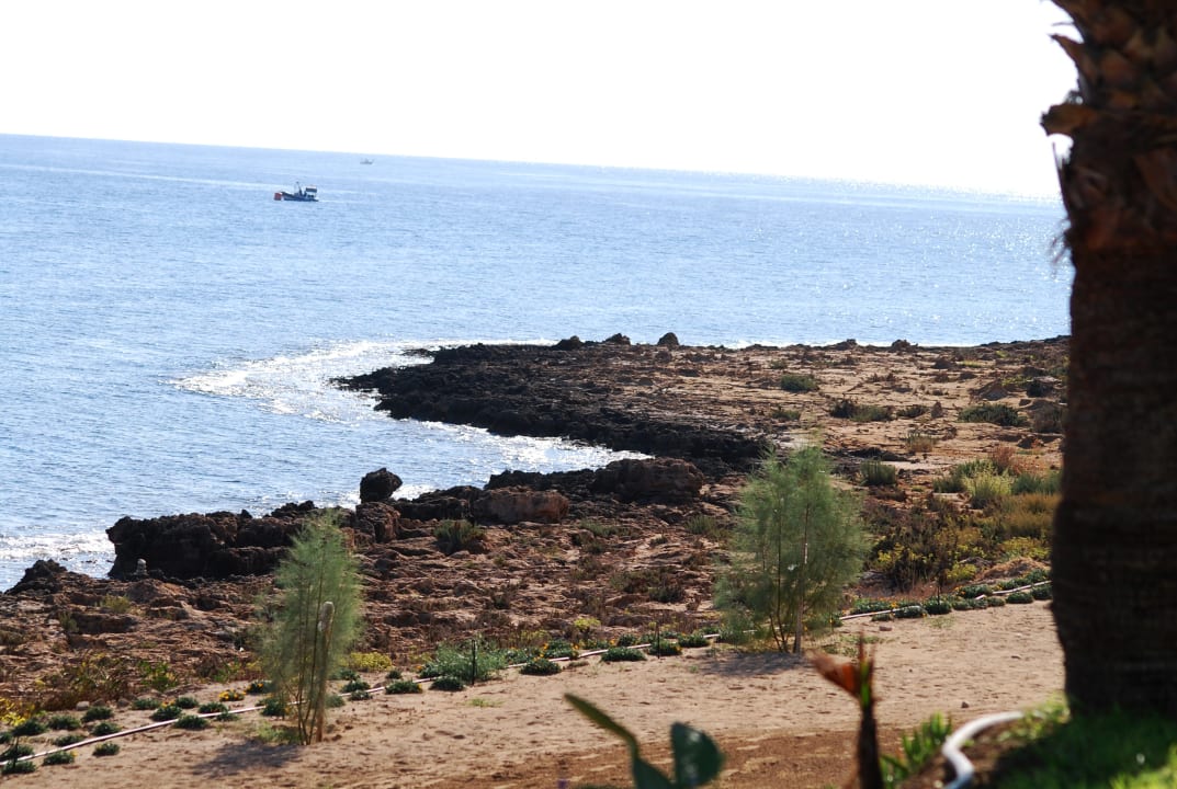 Strand Crystal Springs Beach Hotel