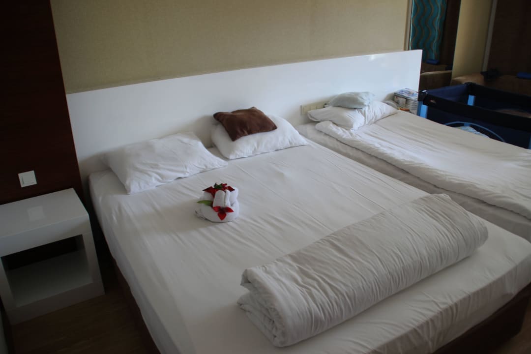 Betten zusammen geschoben Seaden Sea World Resort & Spa