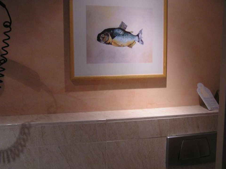 Ablagemöglichkeit im Bad Iberostar Waves Playa de Muro