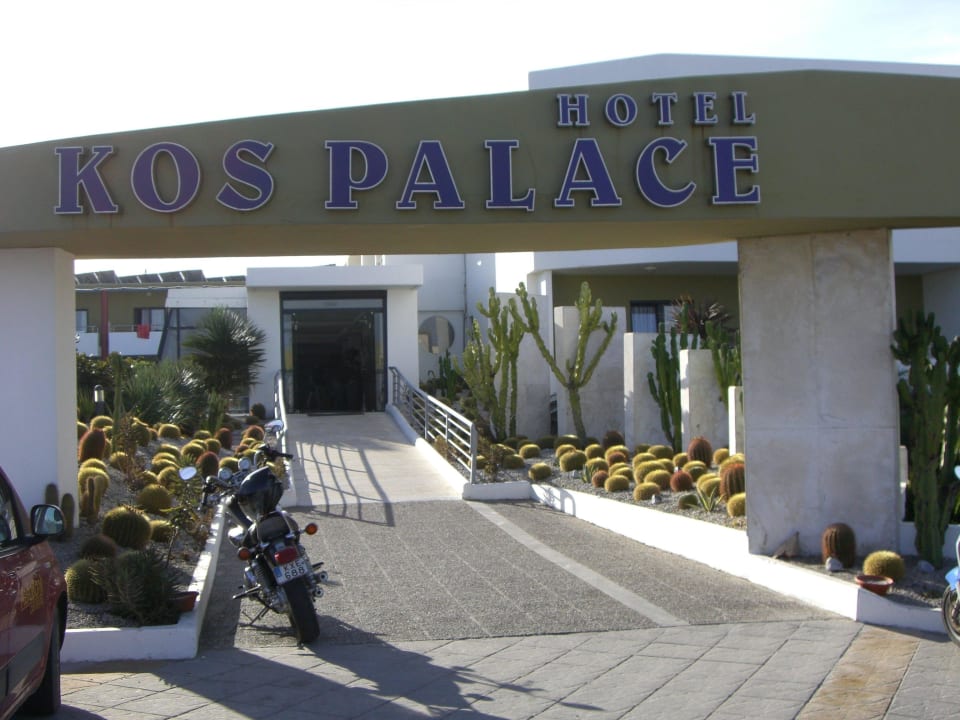 Hoteleingang Hotel Kos Palace