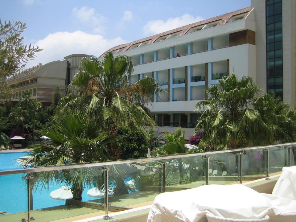 Blick von der Terrasse im OG Port Side Resort Hotel