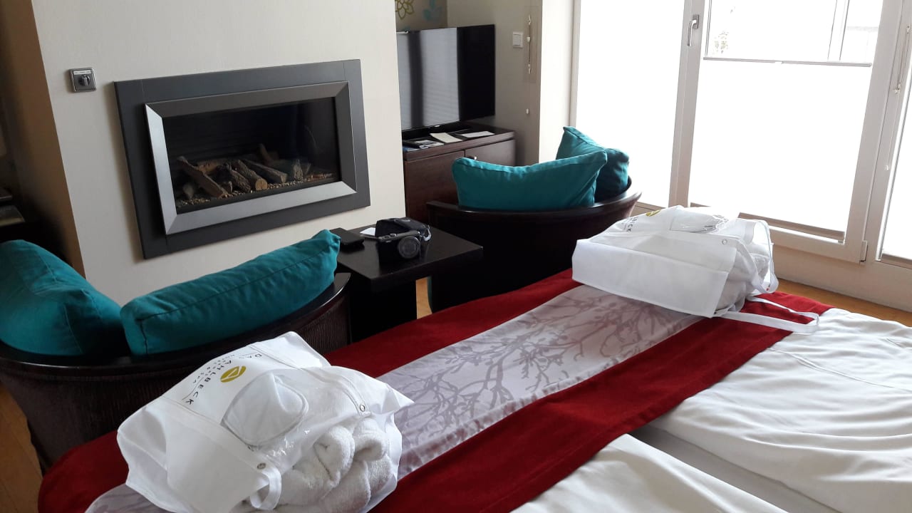 Sitzbereich mit Kamin Das Ahlbeck Hotel & SPA