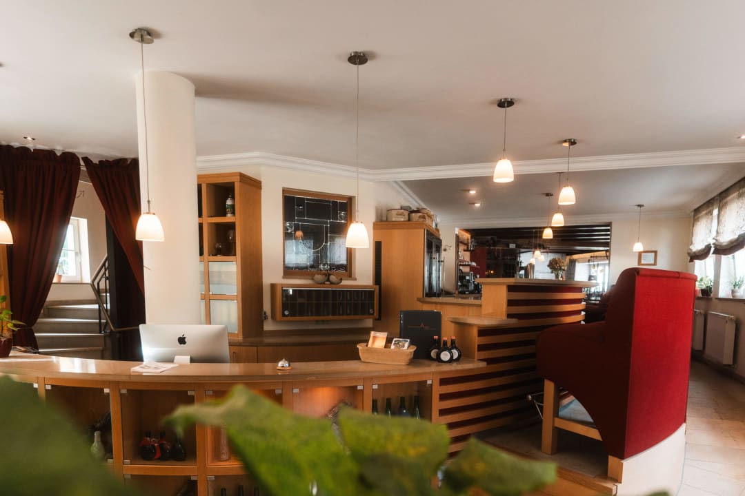 Lobby Landhotel & Weingasthof Schwarzer Adler
