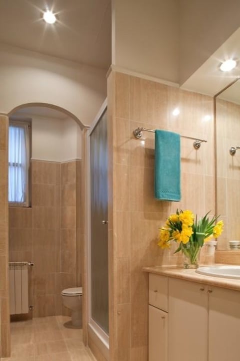 Bathroom Hotel Residence St. Andrews Palace