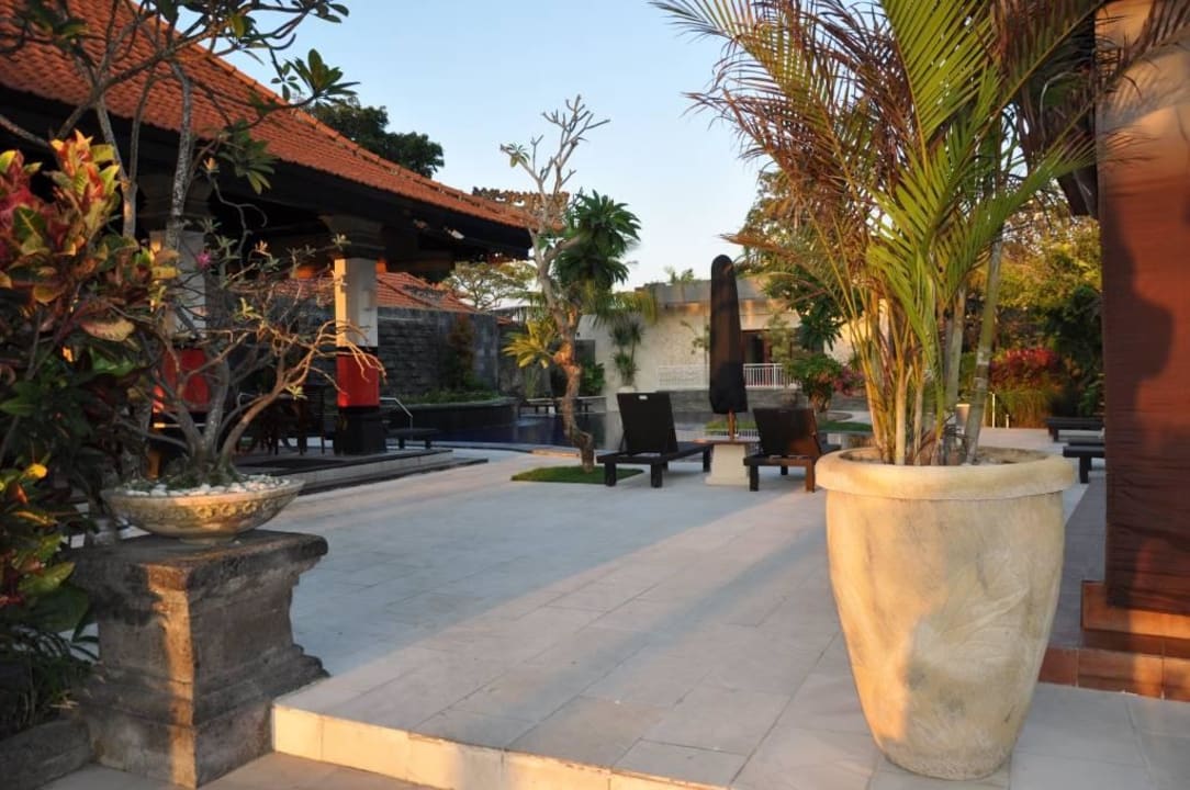 Blick von der Strandpromenade Villa Shanti Beach