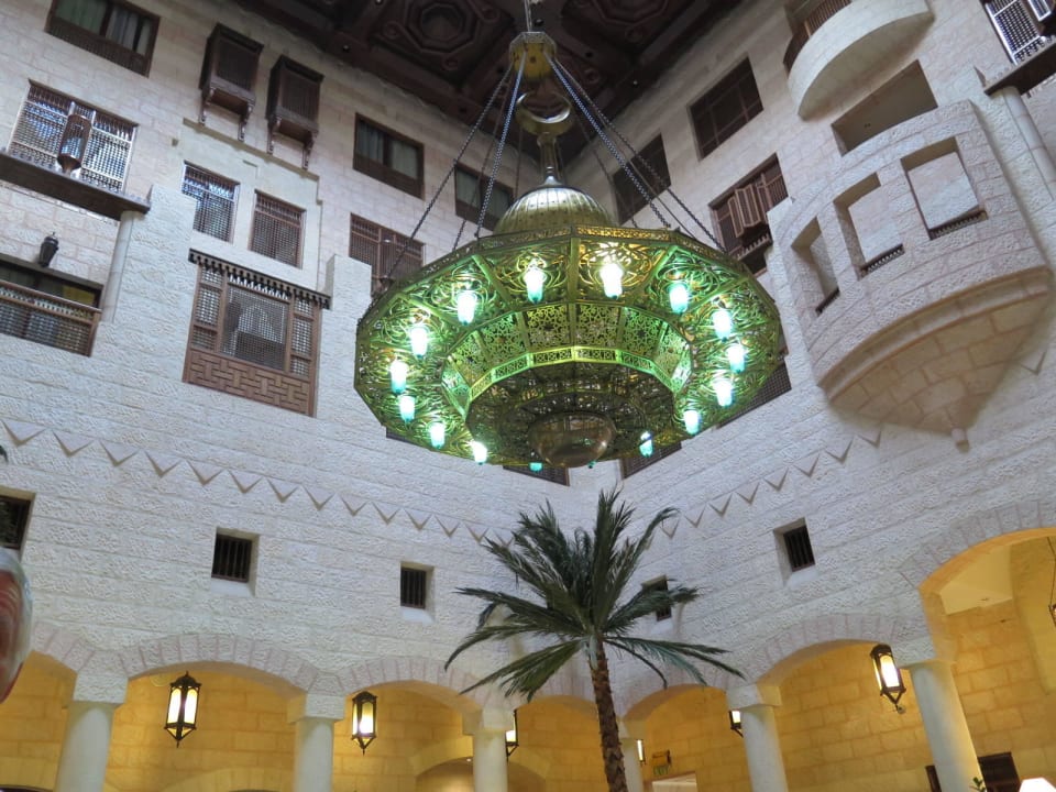 Innenhof Mövenpick Resort Petra