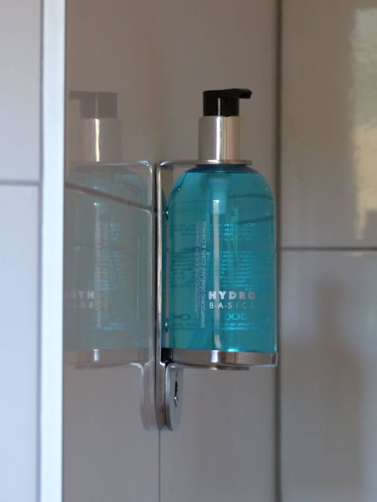 Badausstattung berliner landjungs feine laube