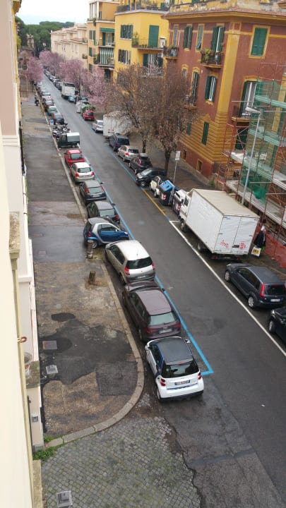 Straßenansicjt via Nicola V Apartments Residence Vatican Suites