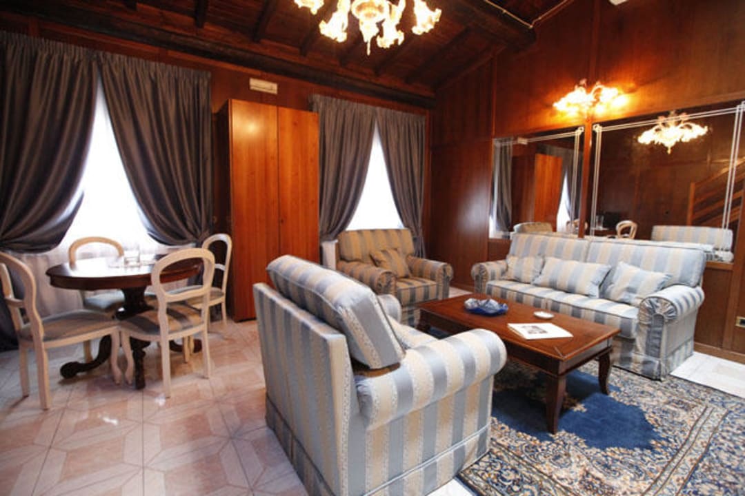 Suite Depandance / salone Villa la Fornacina