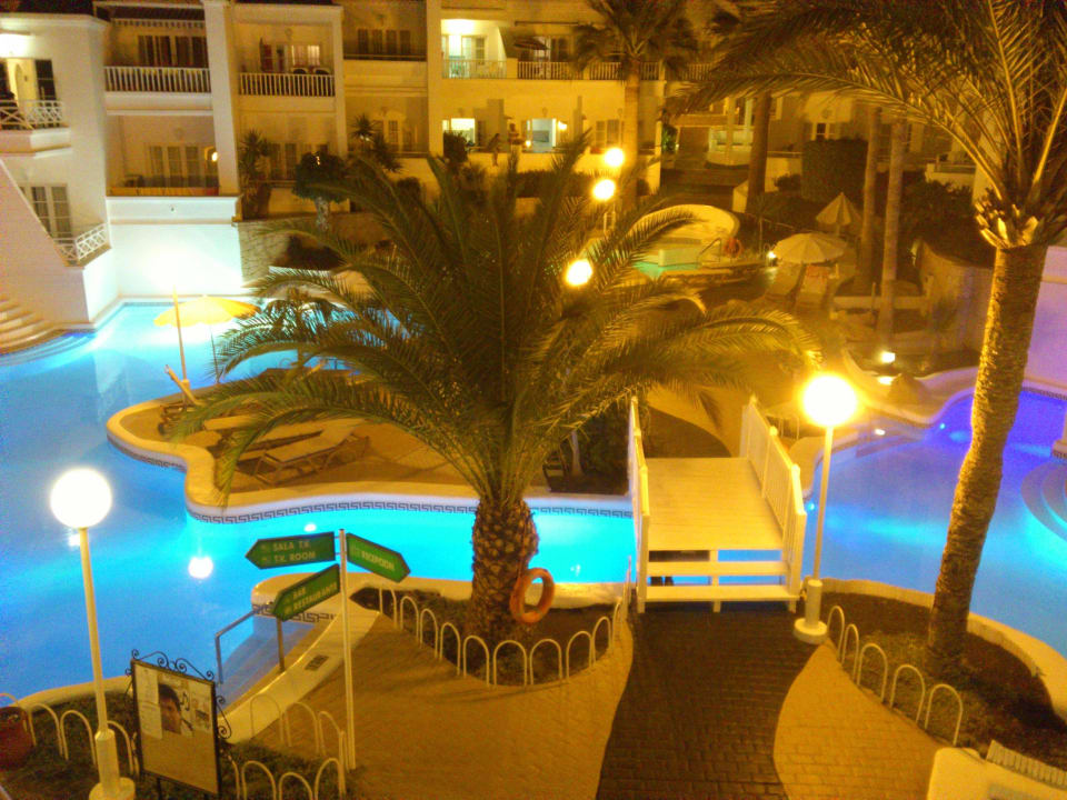 Abendlicher Pool Lagos de Fañabé Beach Resort