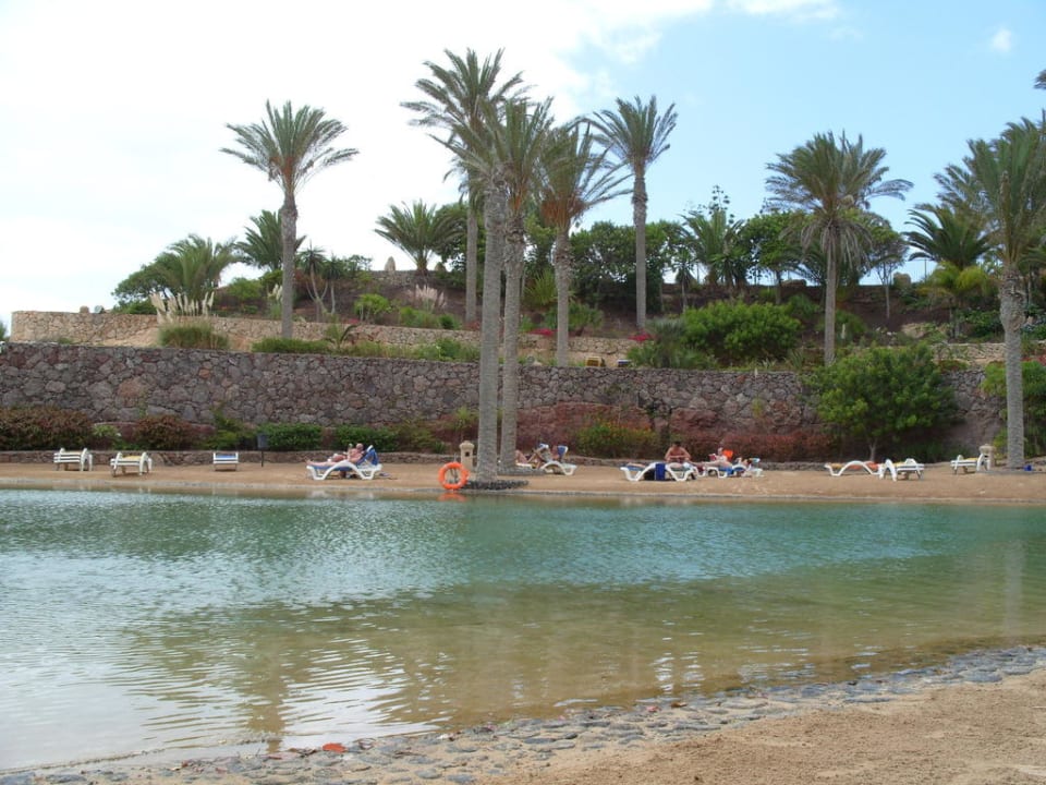Angelegter Sandstrand des Hotels R2 Rio Calma Hotel & Spa & Conference