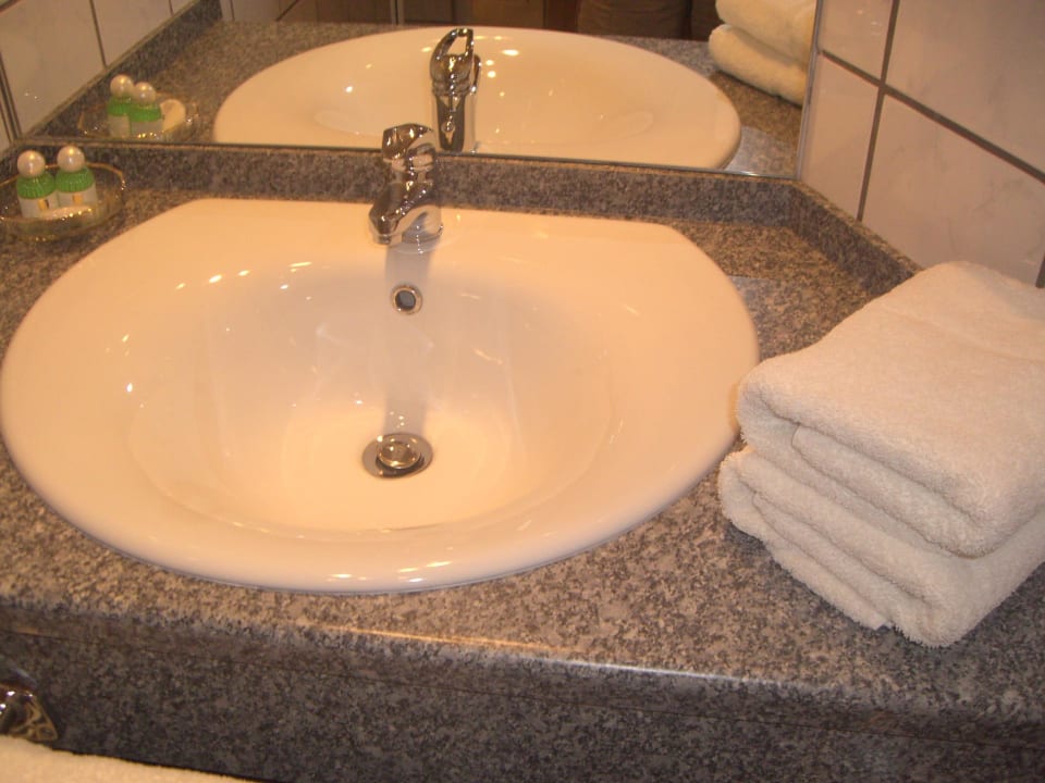 Sehr sauber Hotel Landgasthof Zum Lindenwirt