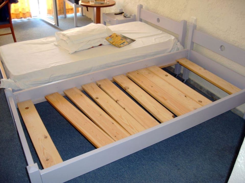 Das 4-Sterne Bett mit Lattenrost vom Baumarkt Golden Beach Rethymnon