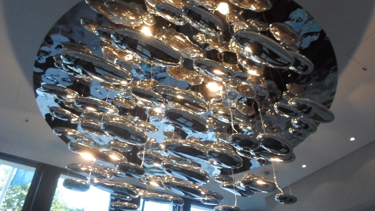 Lampe im Frühstückraum Motel One Köln Waidmarkt