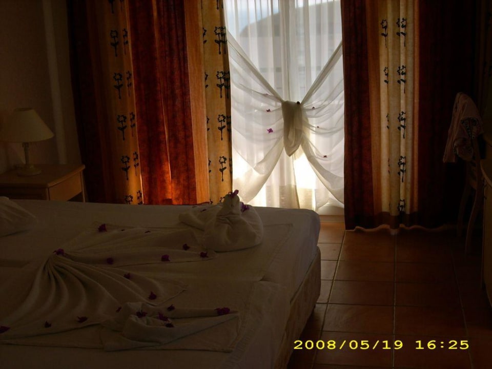 hübsch geschmücktes Zimmer Aska Hotel Just in Beach