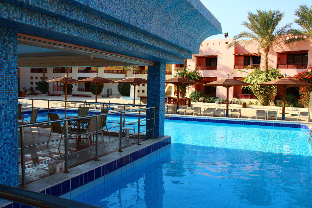 Бассейн у отеля Blend Club Aqua Resort