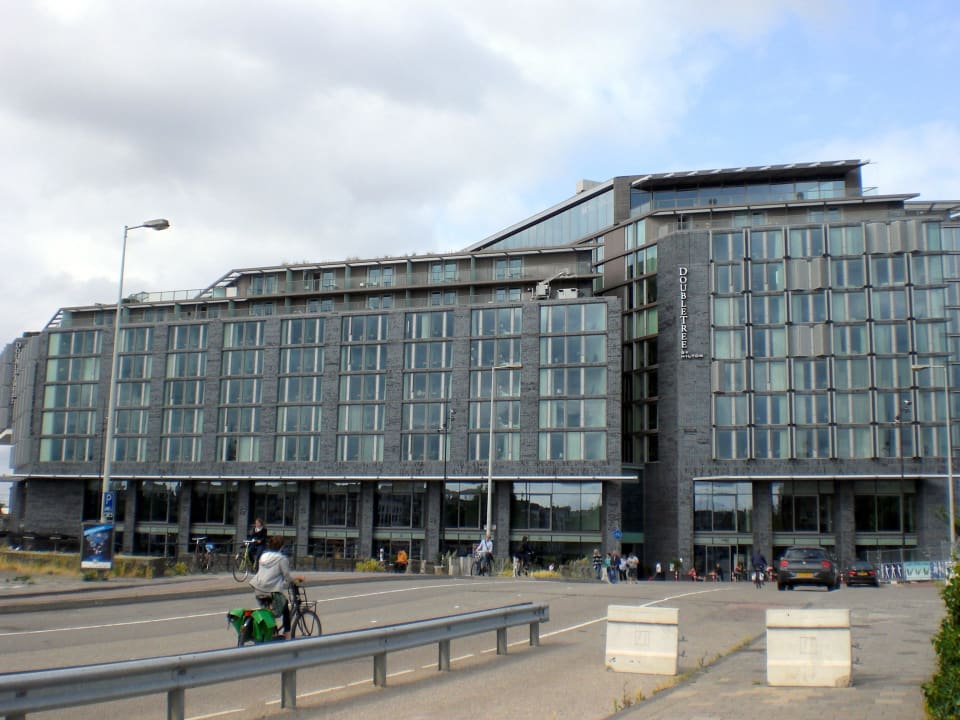 Aussenansicht DoubleTree by Hilton Amsterdam Centraal Station